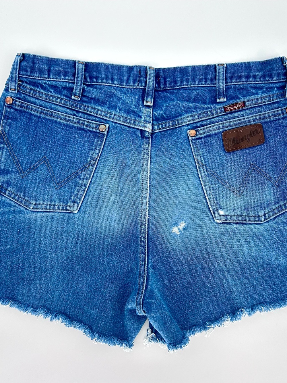 Vintage Wrangler Relaxed Denim Shorts High Rise Frayed Cutoff Jean